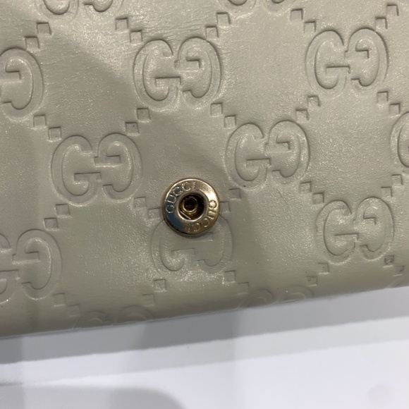 Gucci Beige Guccissima Chain Wallet Sku#85391 (Gently used, button loose) - Picture 14 of 15